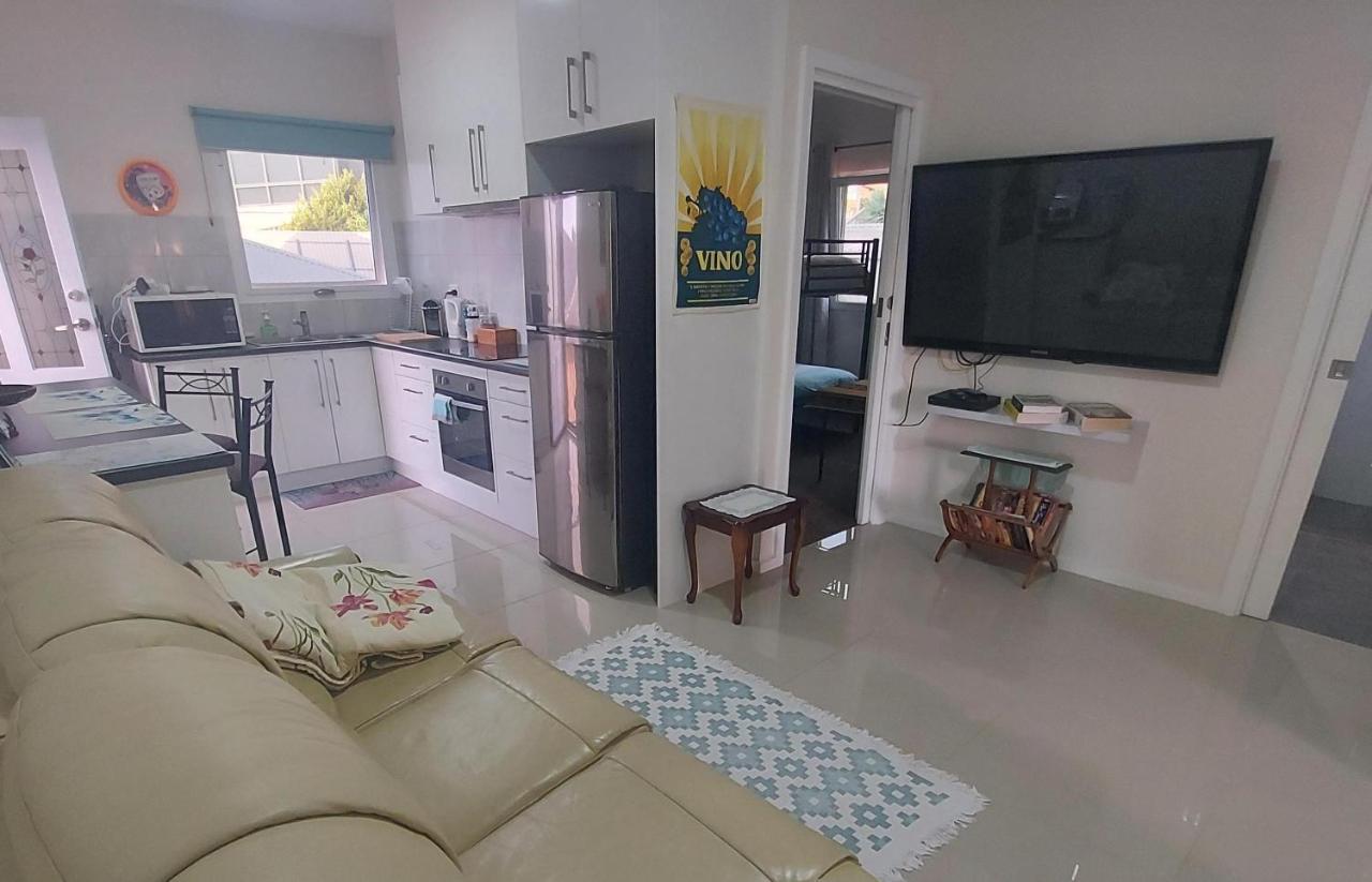Cascabelbnb Private 2Br Apartment Noarlunga Kültér fotó